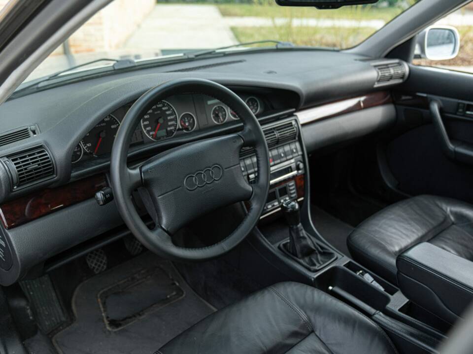 Bild 33/50 von Audi A6 Avant 2.0 quattro (1995)