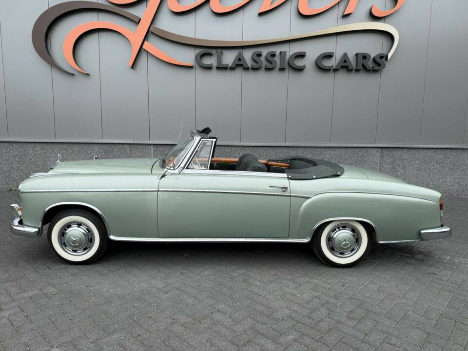 Image 18/50 of Mercedes-Benz 220 S Cabriolet (1958)