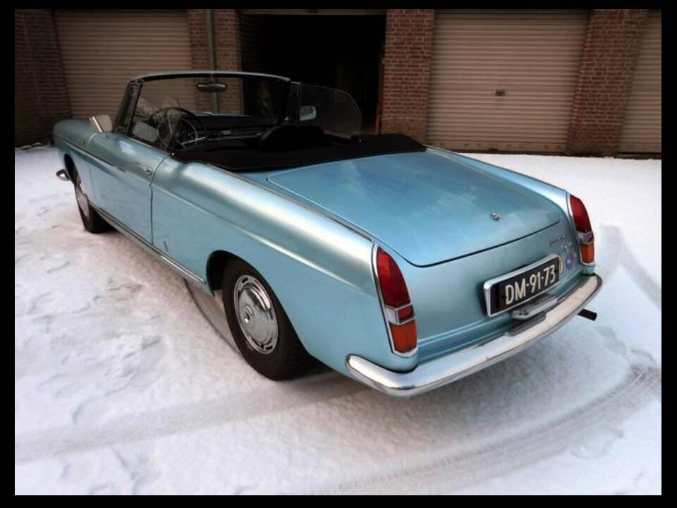Image 5/9 of Peugeot 404 Injection (1968)
