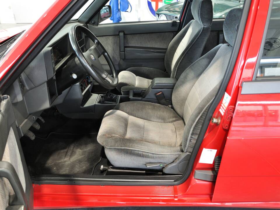 Bild 17/30 von Alfa Romeo 75 2.0 Twin Spark (1988)