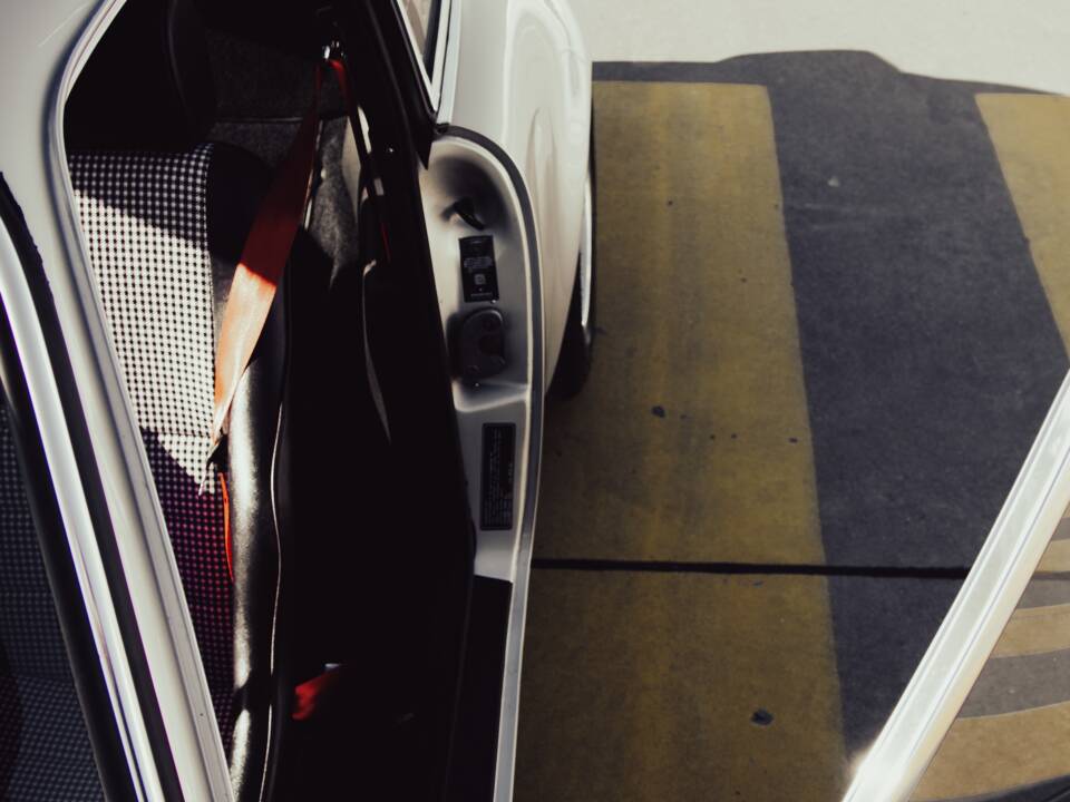 Bild 39/48 von Porsche 911 2.7 (1974)