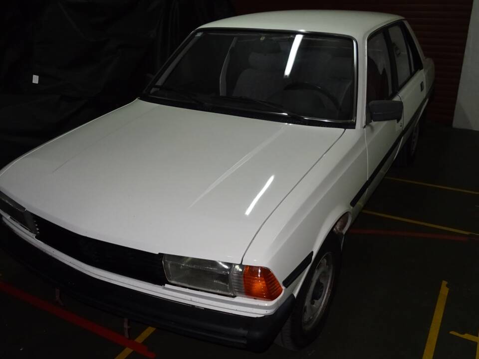 Bild 9/15 von Peugeot 305 (1982)