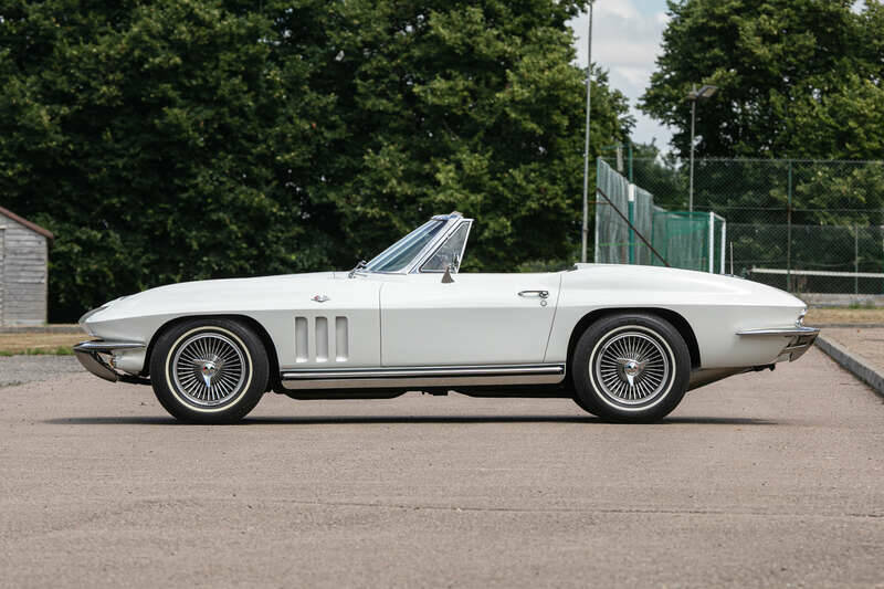Image 4/50 of Chevrolet Corvette Sting Ray Convertible (1965)