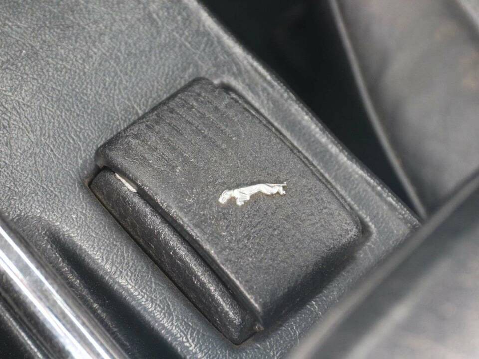 Image 23/49 de Jaguar Type E V12 (1974)