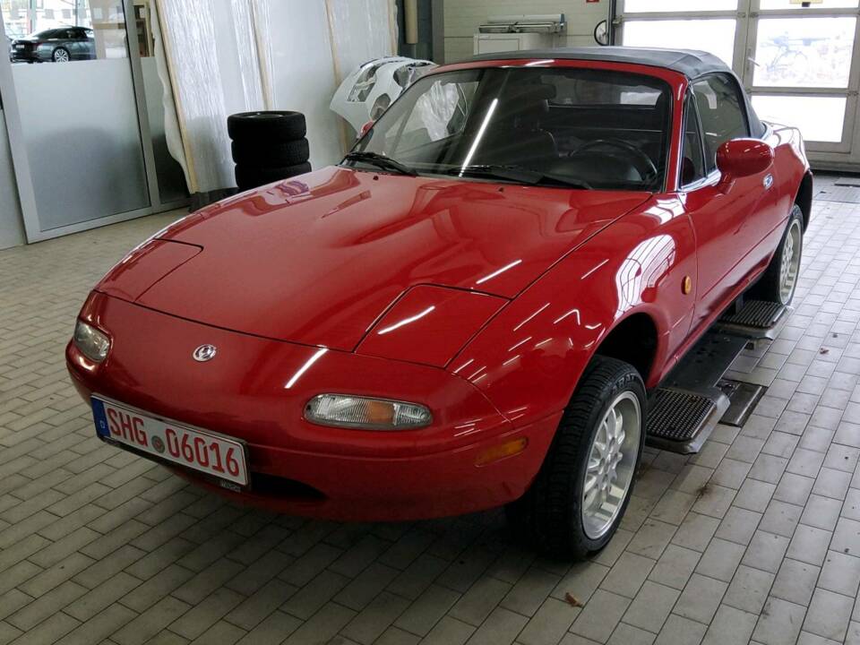 Image 31/56 de Mazda MX-5 1.8 (1995)