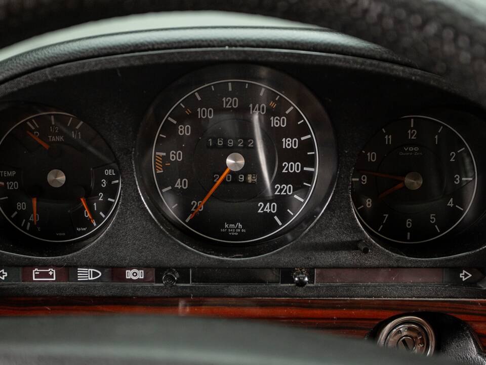 Bild 21/30 von Mercedes-Benz 350 SE (1976)