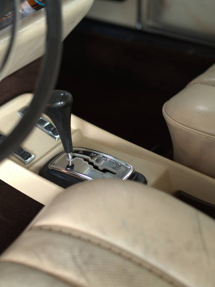 Image 30/57 of Mercedes-Benz 280 SE 3,5 (1971)