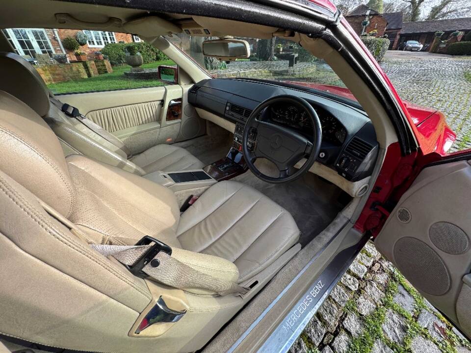 Image 23/30 of Mercedes-Benz SL 280 (1994)