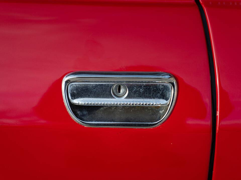Bild 28/50 von Alfa Romeo 2000 GT Veloce (1973)