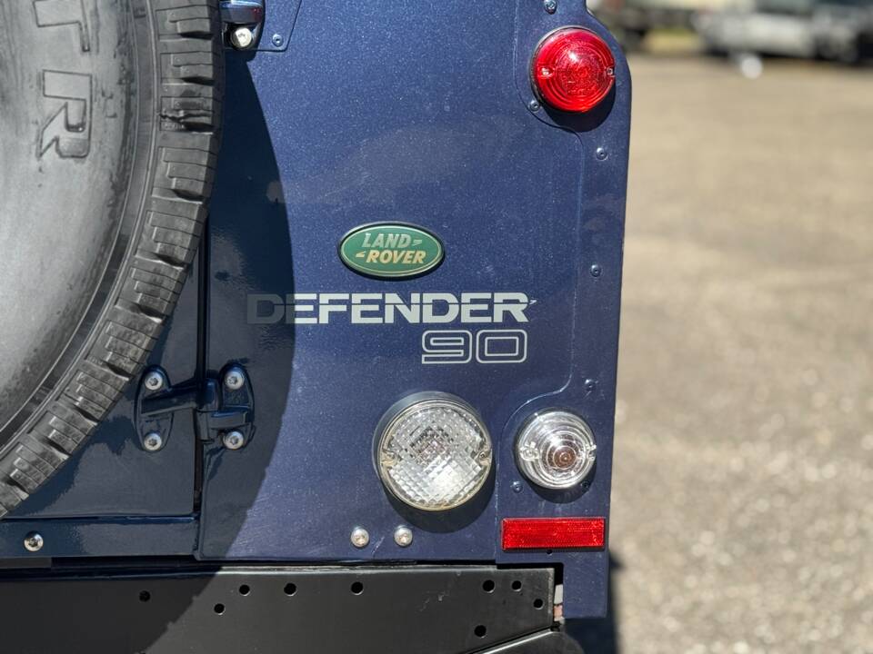 Bild 17/55 von Land Rover Defender 90 Heritage (2006)