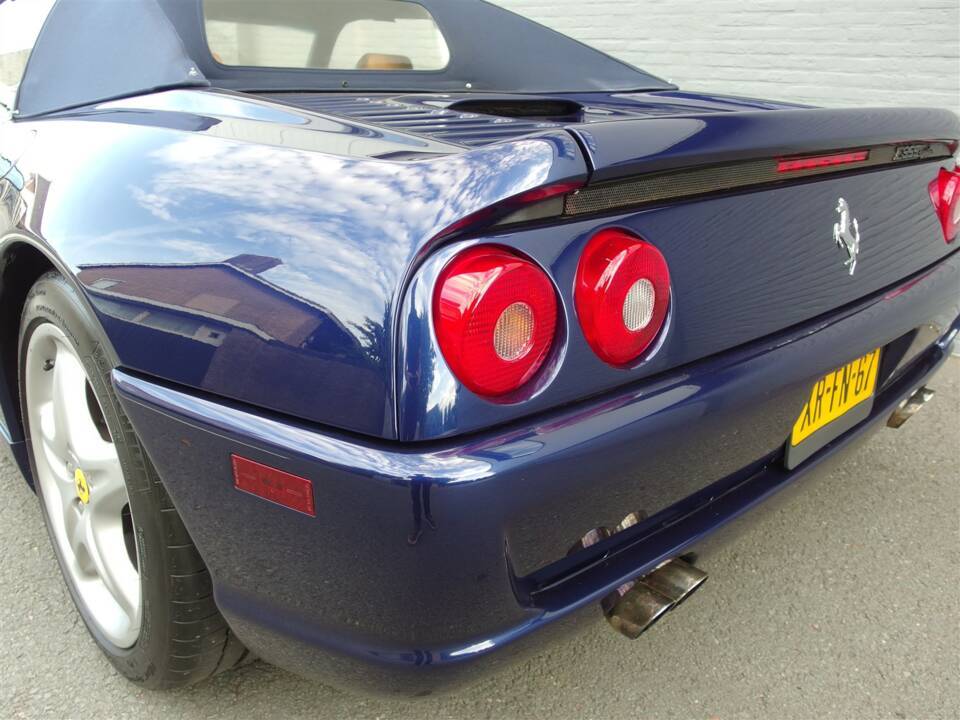 Afbeelding 11/100 van Ferrari F 355 Spider (1997)