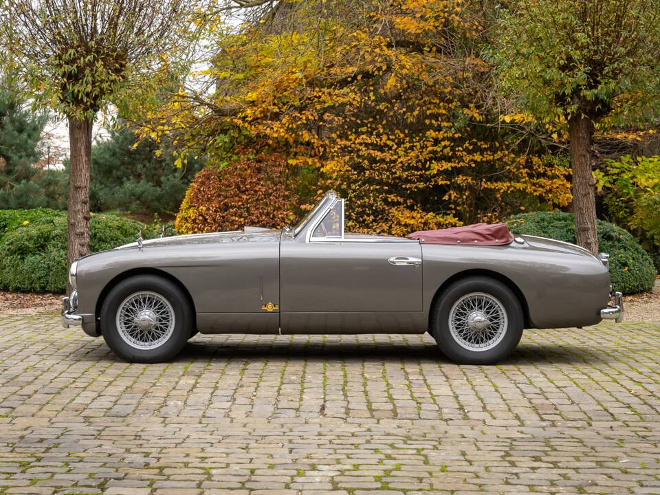 Afbeelding 27/29 van Aston Martin DB 2&#x2F;4 Mk II DHC (1956)
