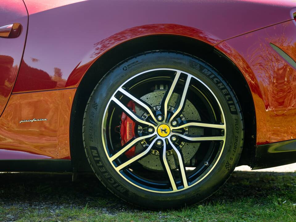 Bild 14/50 von Ferrari FF (2012)