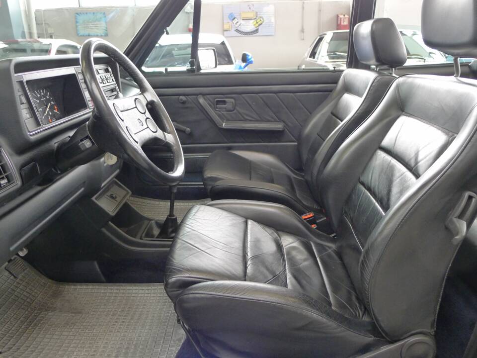 Image 36/36 of Volkswagen Golf Mk I Convertible 1.6 (1987)
