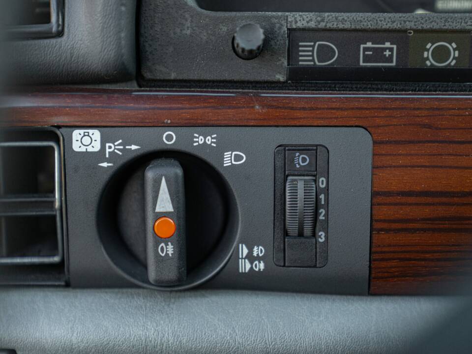 Image 39/50 of Mercedes-Benz 500 SEL (1985)