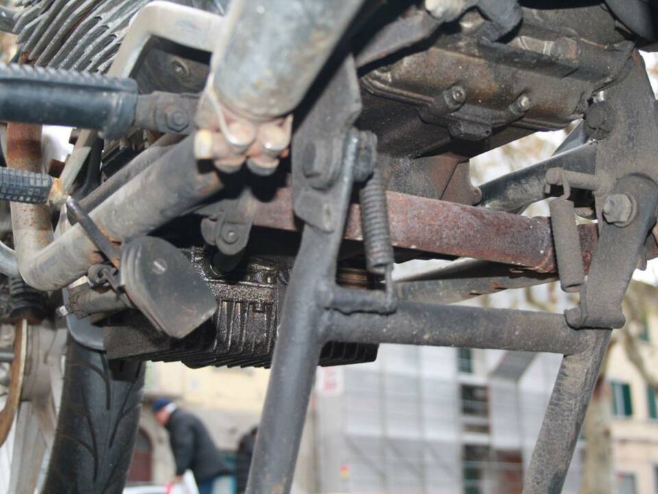 Image 44/50 de Moto Guzzi DUMMY (1984)