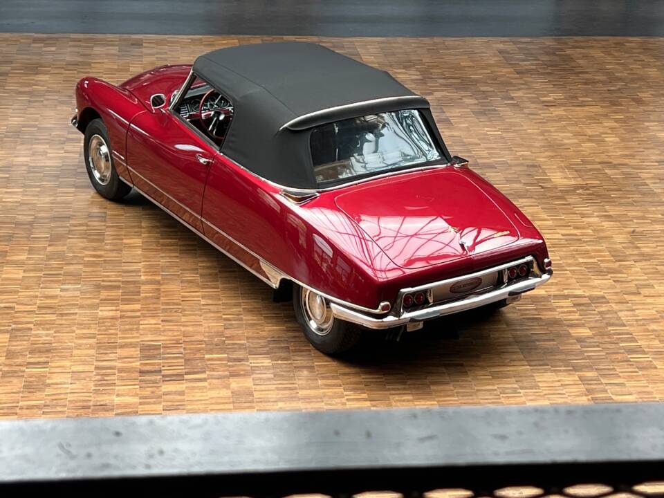 Immagine 17/33 di Citroën DS 19 Usine (1963)