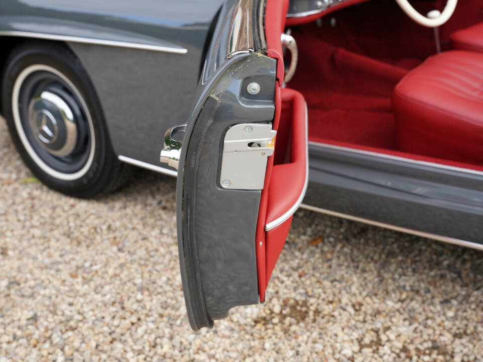 Image 40/50 of Mercedes-Benz 190 SL (1957)