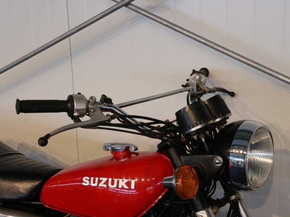 Immagine 10/23 di Suzuki TS 250 (1900)