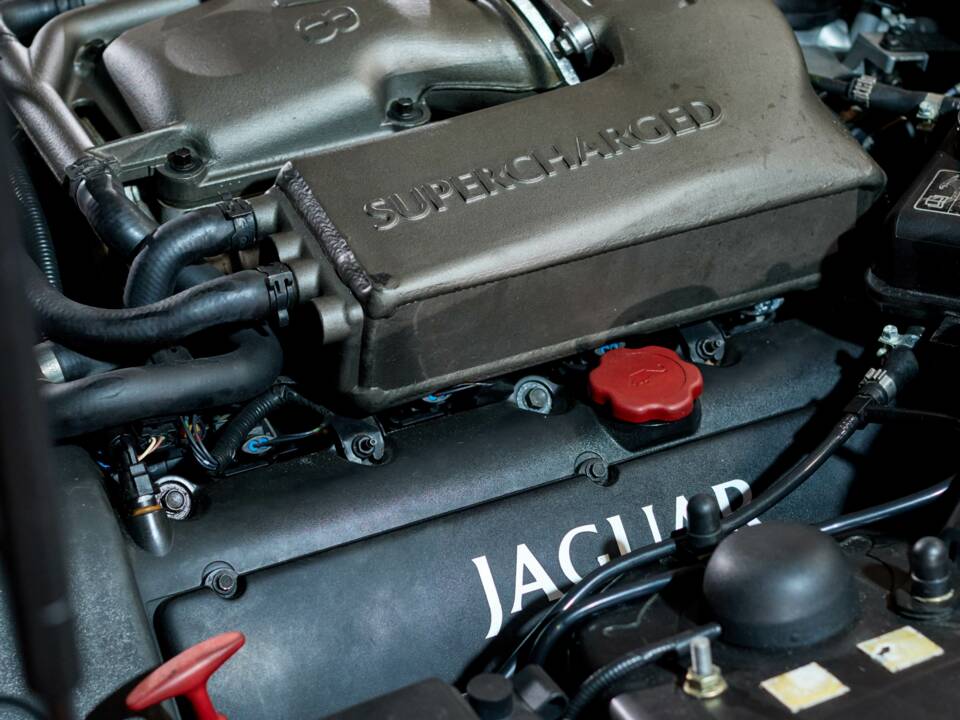 Bild 55/55 von Jaguar XKR (2000)