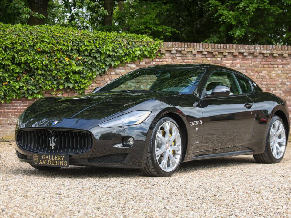 Image 22/50 of Maserati GranTurismo S (2008)