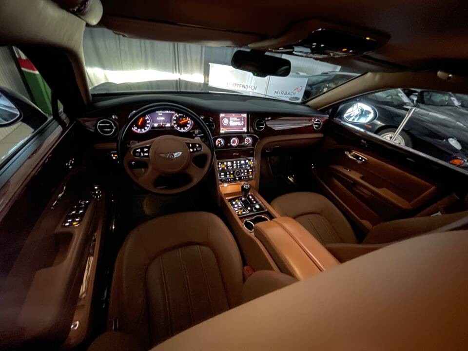 Afbeelding 12/19 van Bentley Mulsanne (2011)