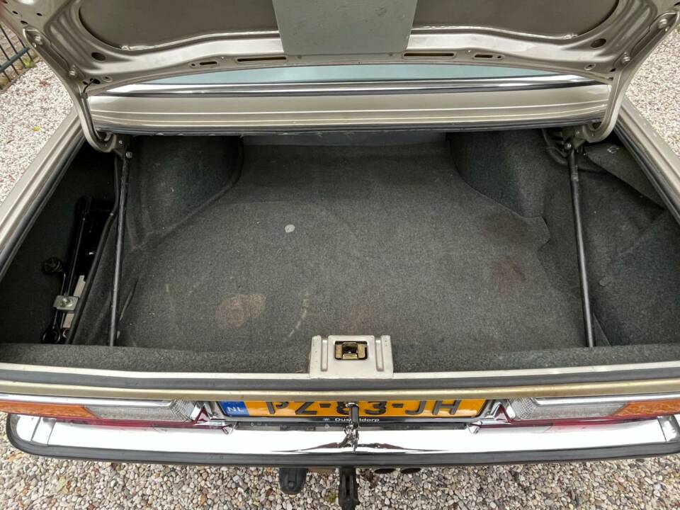 Image 33/41 of BMW 528i (1986)