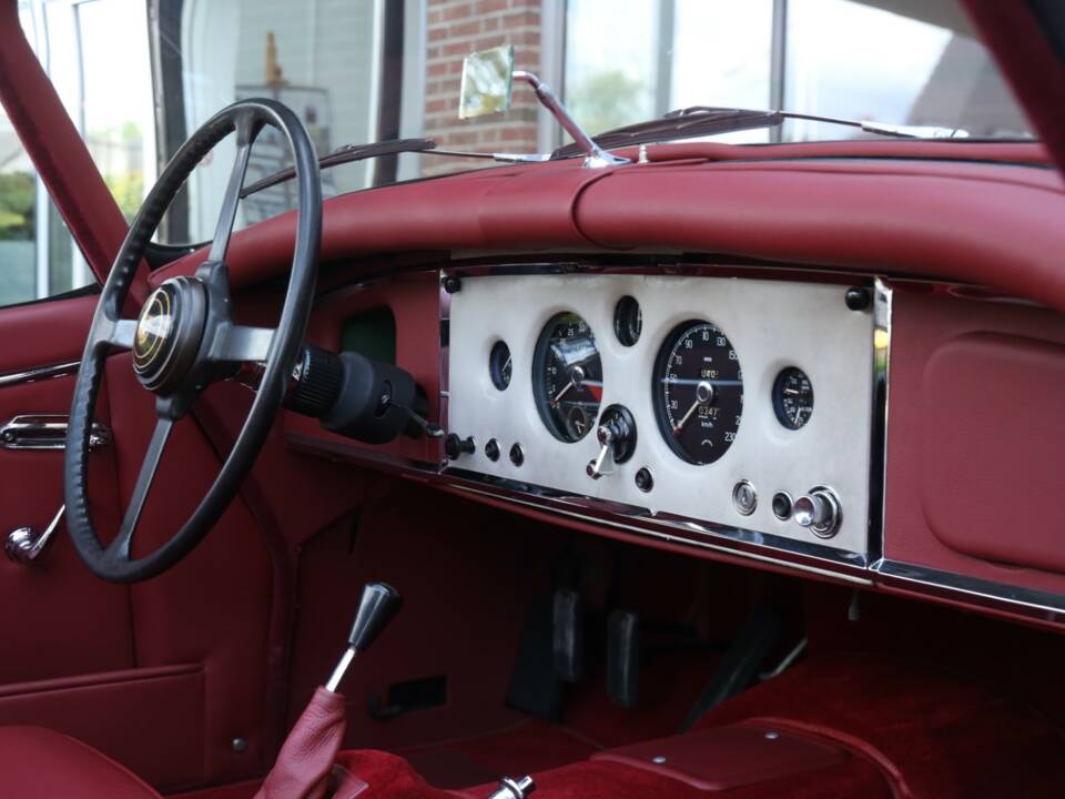 Afbeelding 28/50 van Jaguar XK 150 3.4 S OTS (1958)
