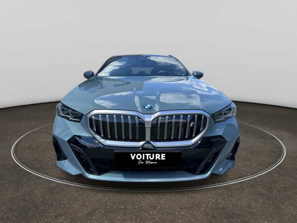 Image 12/15 de BMW i5 eDrive40 Touring (2024)