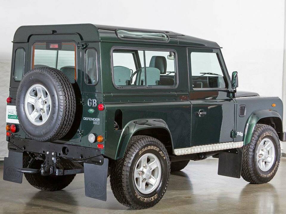 Bild 10/18 von Land Rover Defender 90 Td5 (2002)