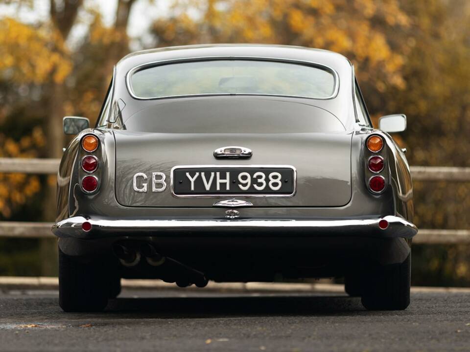 Image 27/50 of Aston Martin DB 4 (1962)