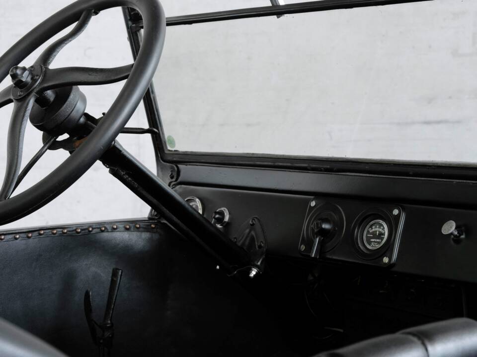 Image 13/39 of Ford Model T Touring (1924)
