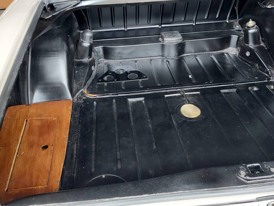 Bild 16/29 von Mercedes-Benz 280 SE (1968)