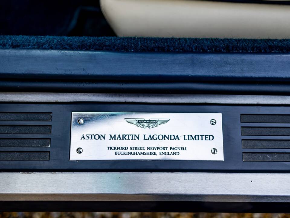 Image 44/50 of Aston Martin Virage Volante (1997)
