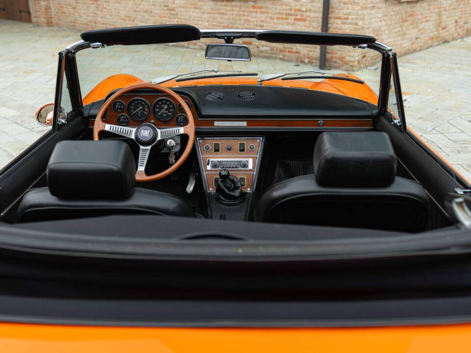 Bild 33/50 von FIAT Dino 2400 Spider (1972)