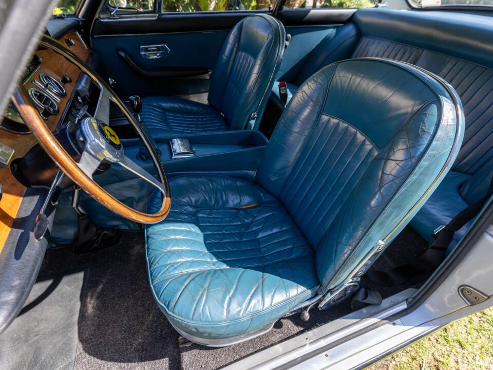 Imagen 17/47 de Ferrari 330 GT 2+2 (1964)