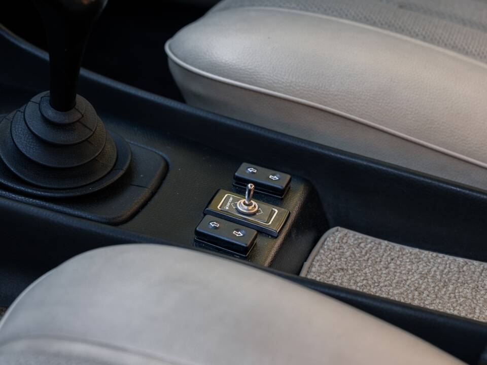 Bild 42/105 von Mercedes-Benz 280 S (1972)