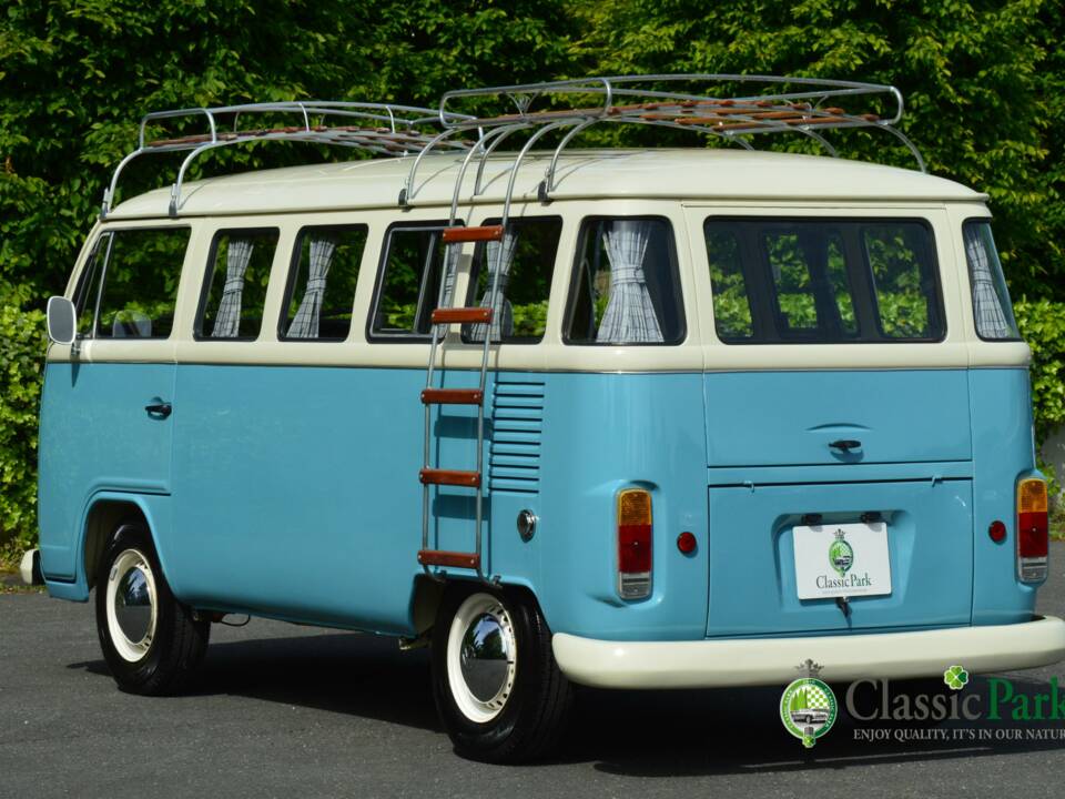 Bild 3/50 von Volkswagen T2b Camper (1976)