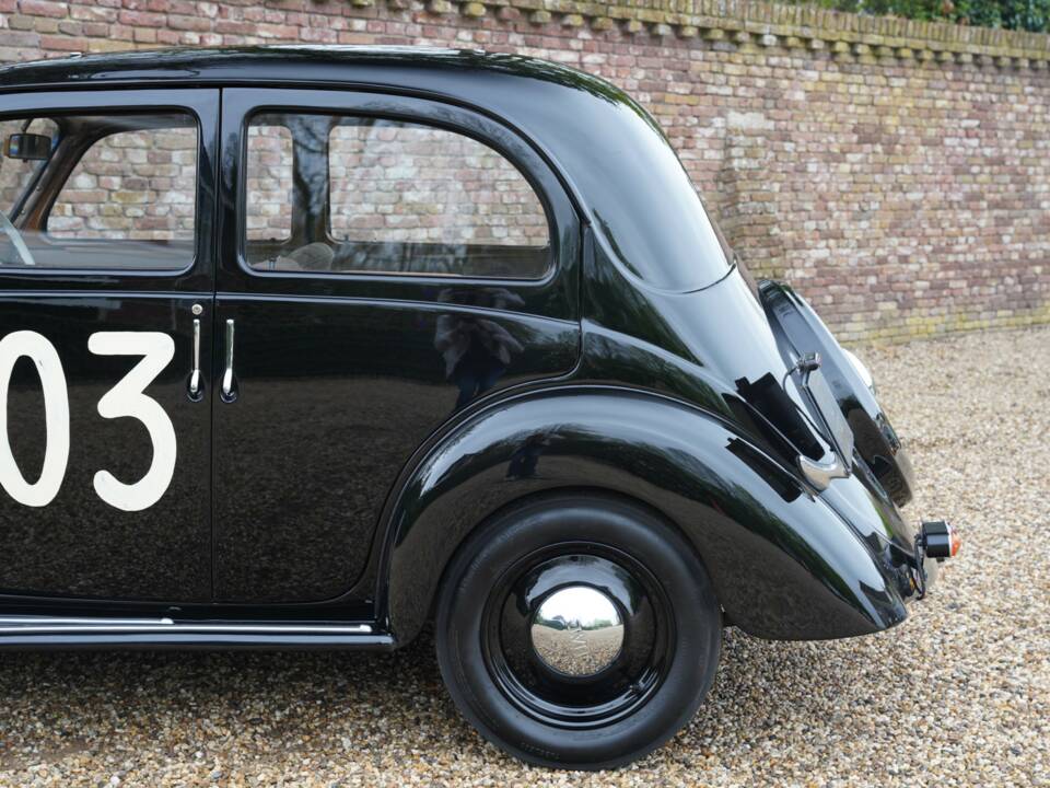 Image 18/50 of FIAT 1100 B (1947)