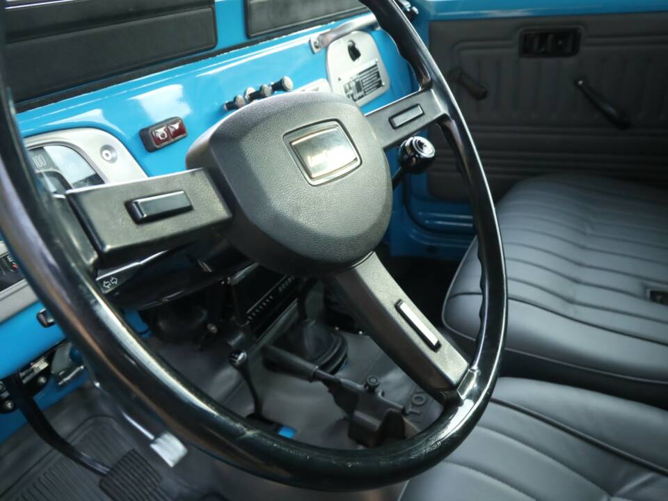 Bild 28/50 von Toyota Land Cruiser BJ 45 (1982)