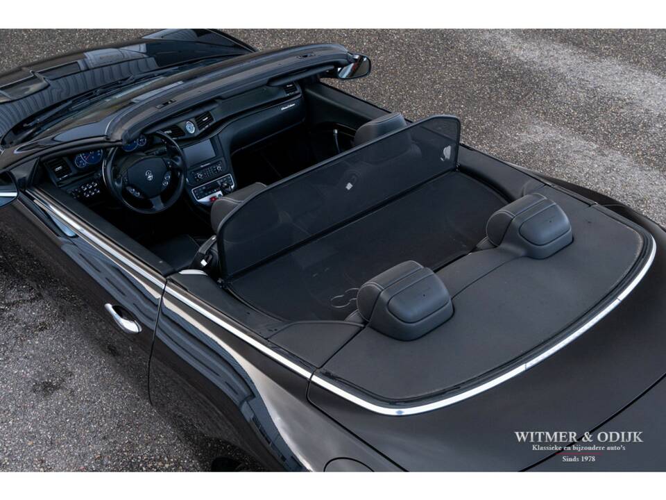 Imagen 21/42 de Maserati GranCabrio 4.7 (2010)