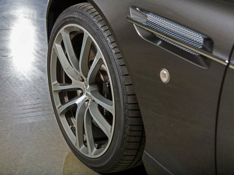 Afbeelding 11/20 van Aston Martin DB 9 (2011)