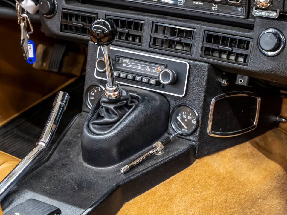 Image 20/34 de Jaguar Type E V12 (1972)