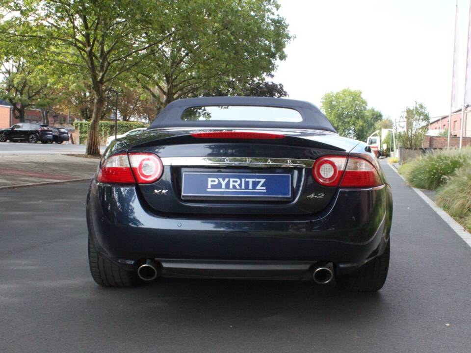 Image 22/23 of Jaguar XK 4.2 (2006)