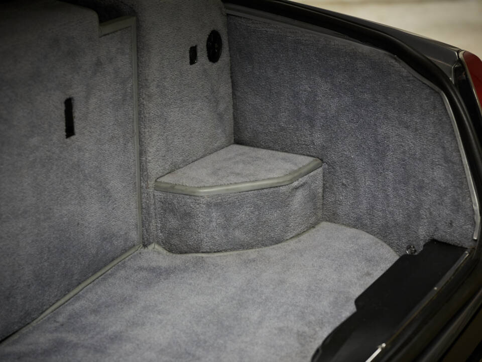 Image 53/77 of Bentley Azure (2001)