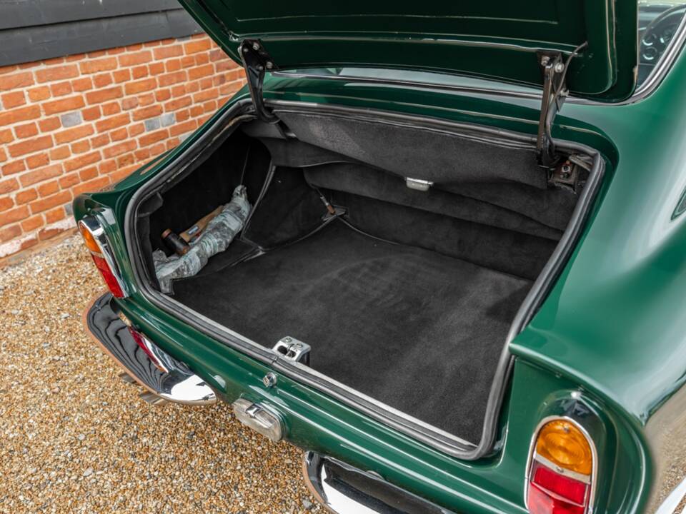 Afbeelding 27/50 van Aston Martin DB 6 (1967)
