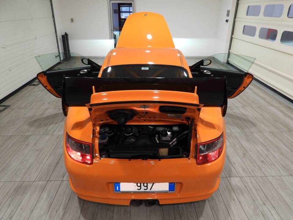 Immagine 11/15 di Porsche 911 GT3 RS (2007)