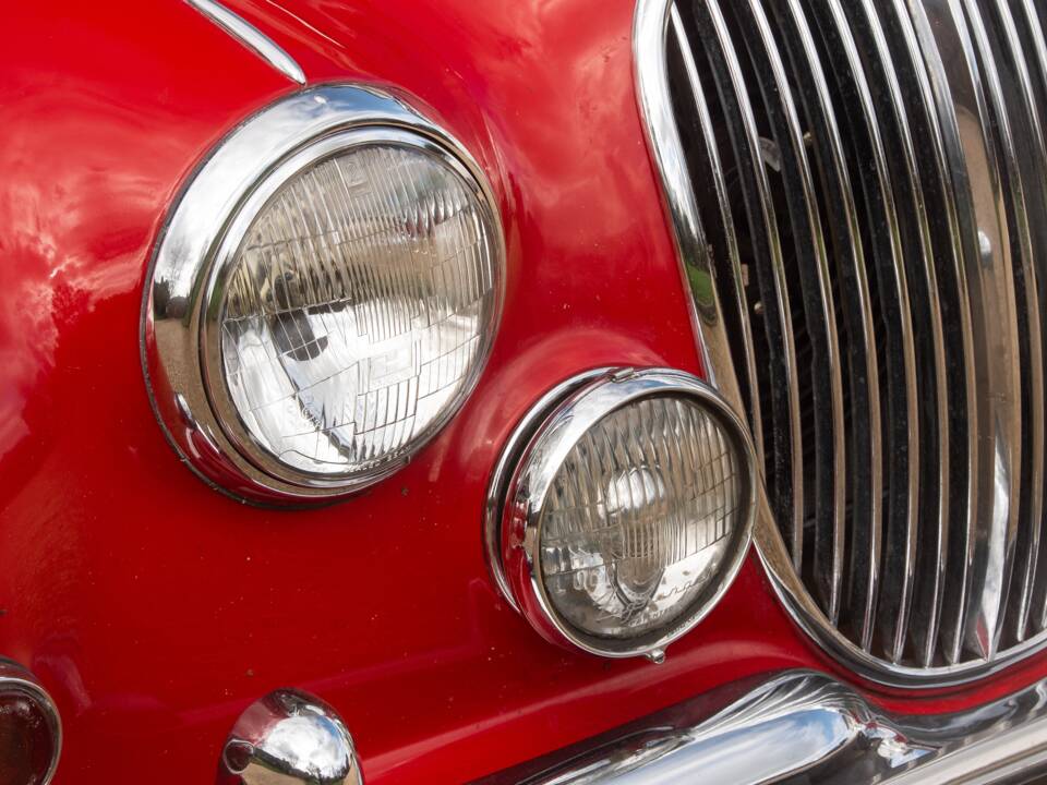 Image 38/50 of Jaguar Mk II 3.8 (1964)