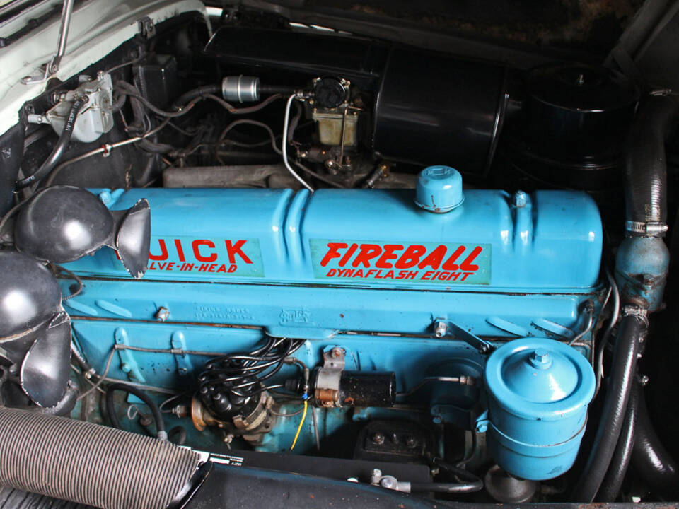 Image 19/27 of Buick Roadmaster (1949)