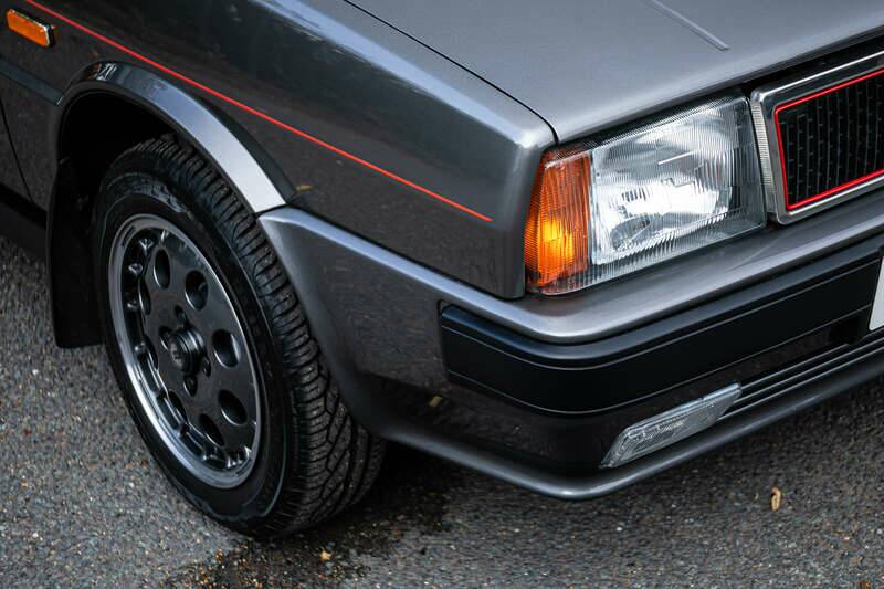 Imagen 38/50 de Lancia Delta 1.6 HF (1989)